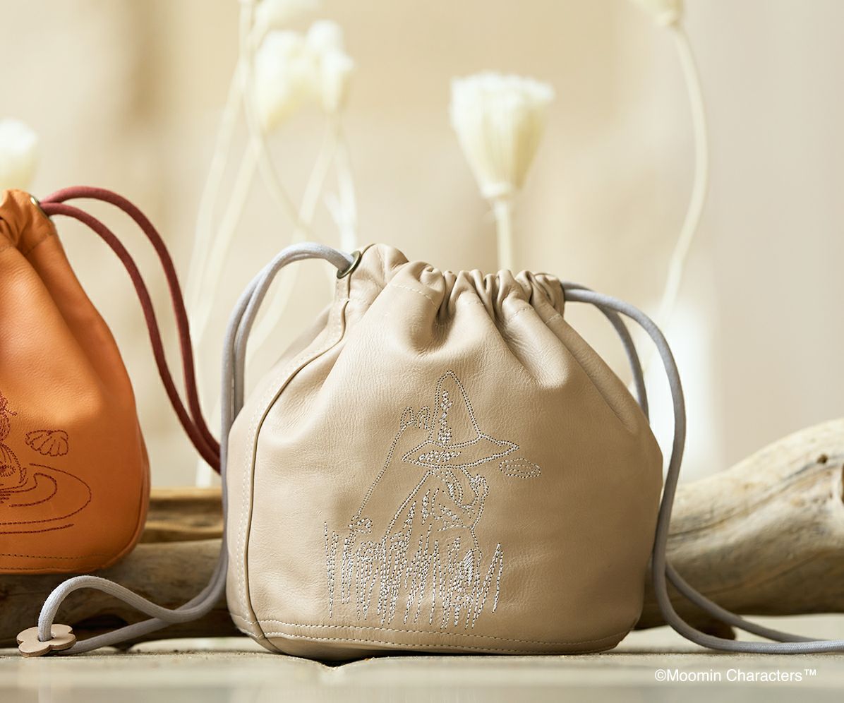 genten ゲンテン MOOMIN ムーミン サスティナブル巾着「ムーミン＆スナフキン」 46137