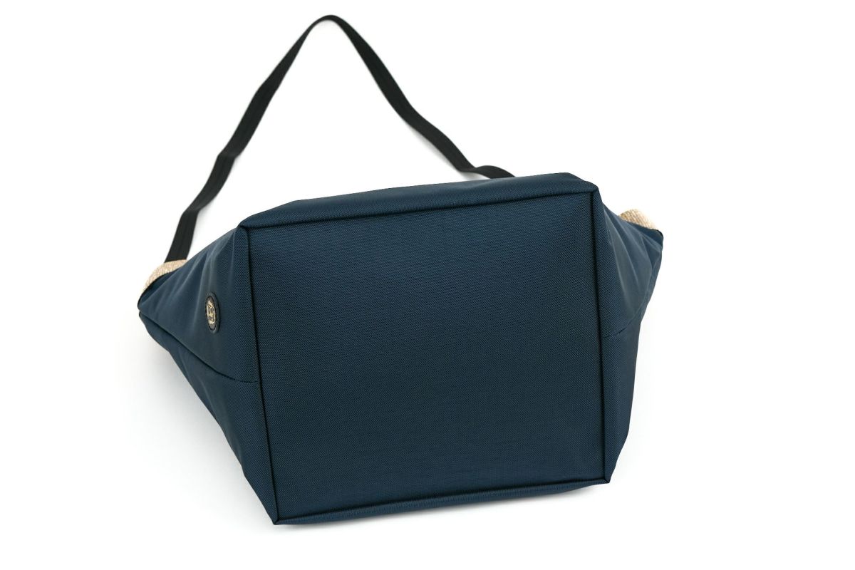 VIOLAd'ORO ヴィオラドーロ GINO ジーノ ナイロン×ゴールドテープトートバッグ(L) V-2039