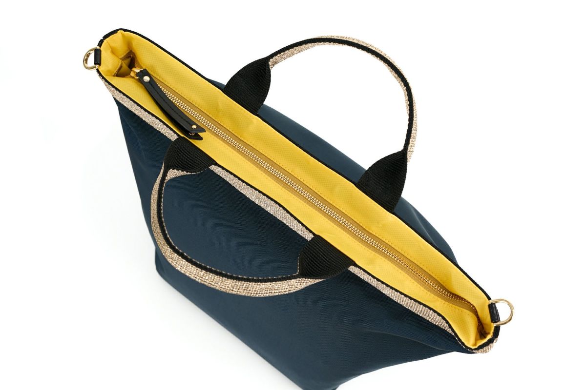 VIOLAd'ORO ヴィオラドーロ GINO ジーノ ナイロン×ゴールドテープトートバッグ(L) V-2039