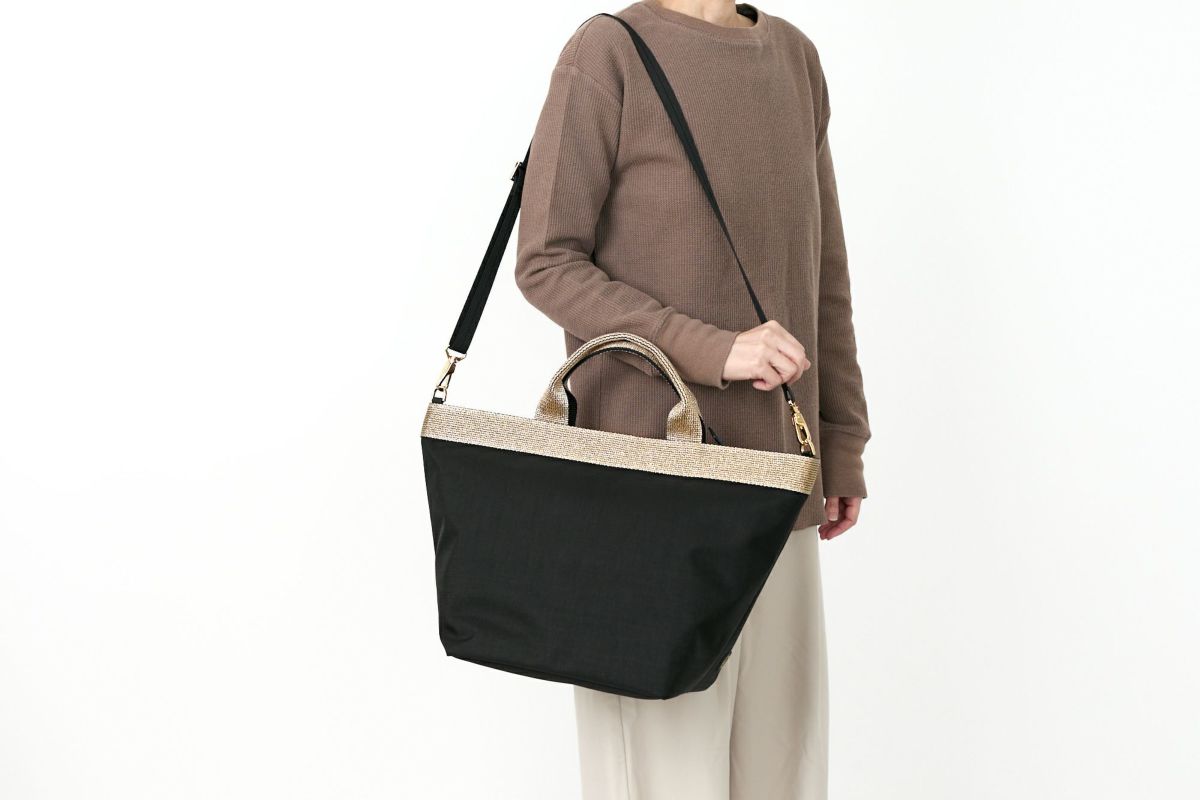 VIOLAd'ORO ヴィオラドーロ GINO ジーノ ナイロン×ゴールドテープトートバッグ(L) V-2039