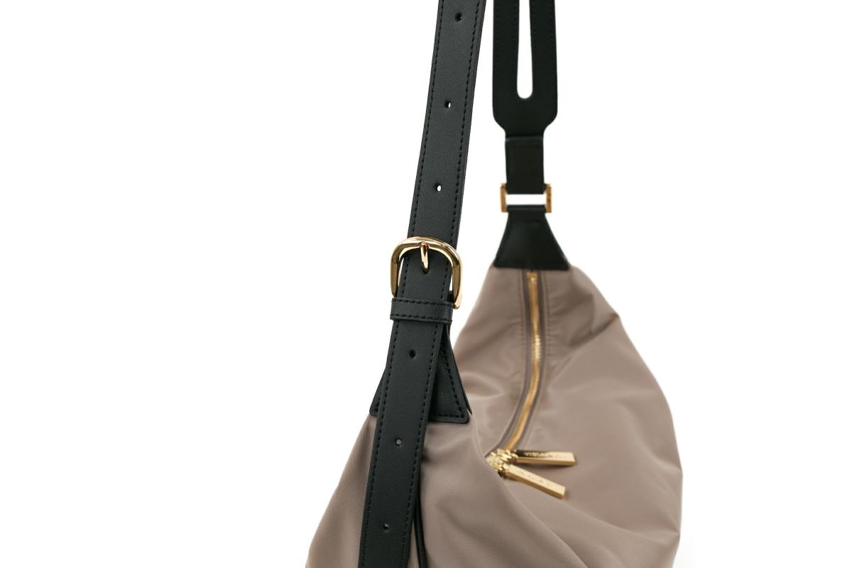 VIOLAd'ORO ヴィオラドーロ BIANCA ビアンカ ボディバッグ V-2248