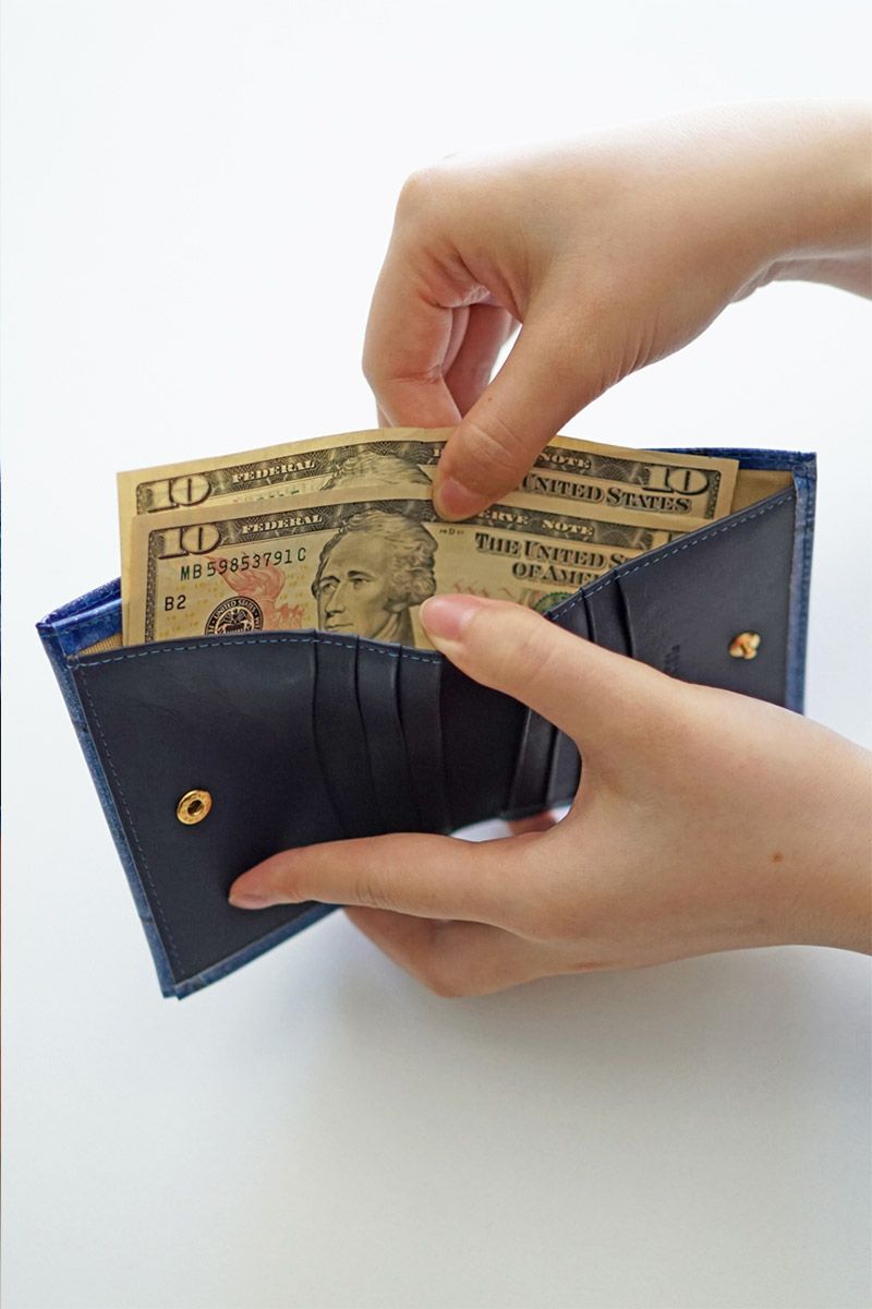 VIA DOAN ヴィア ドアン Large croco ラージクロコ 小銭入れ付き二つ折り財布 969