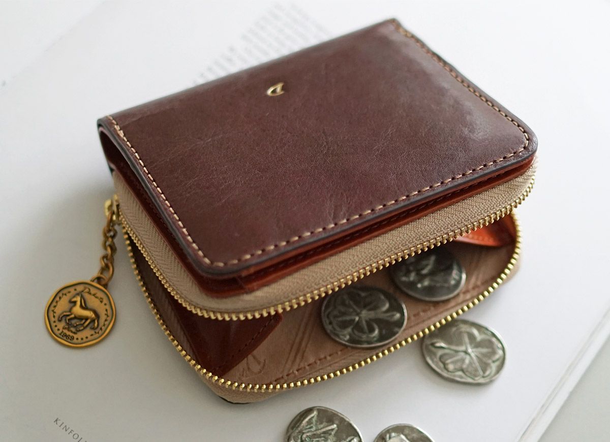 Dakota ダコタ ラフィナート 小銭入れ付き二つ折り財布 0031741