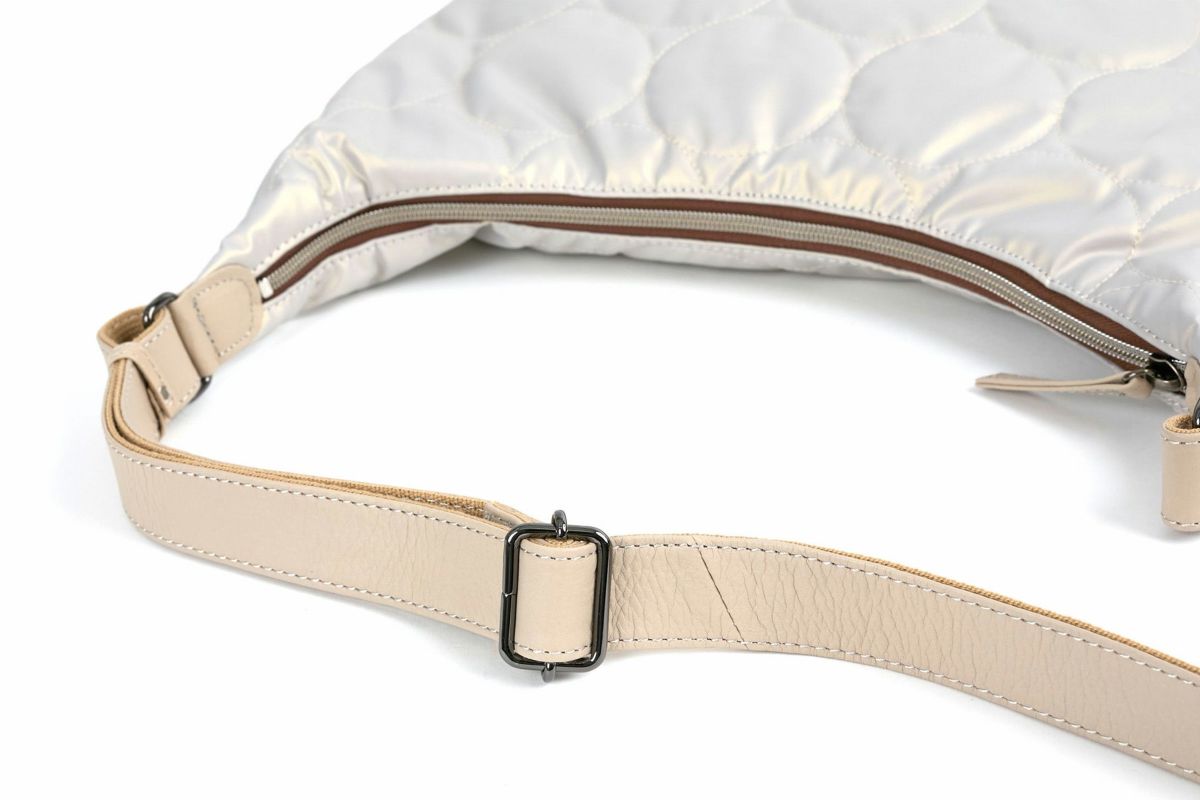 VIA DOAN ヴィア ドアン Parrot パロット 三日月型ショルダーバッグ 1284