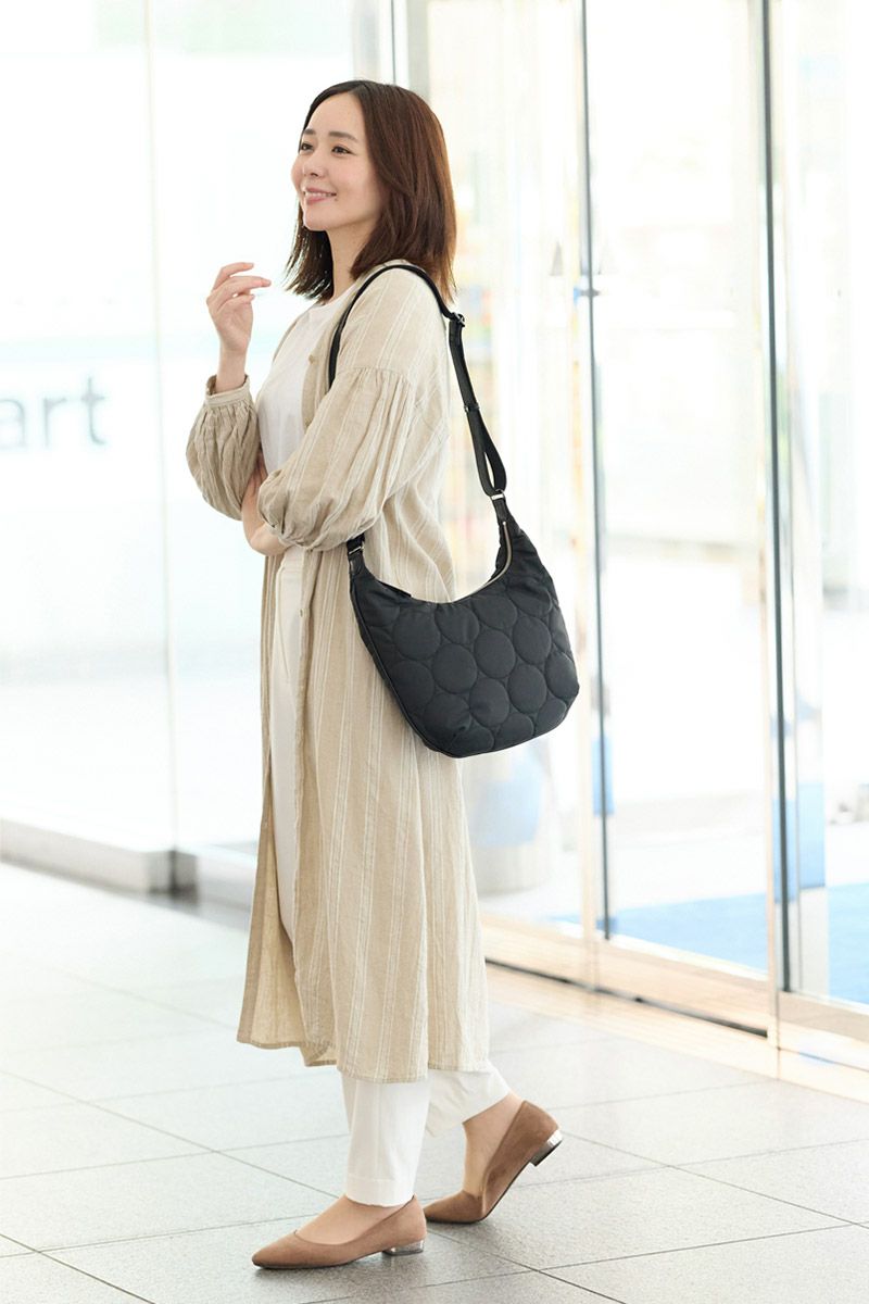 VIA DOAN ヴィア ドアン Parrot パロット 三日月型ショルダーバッグ 1284