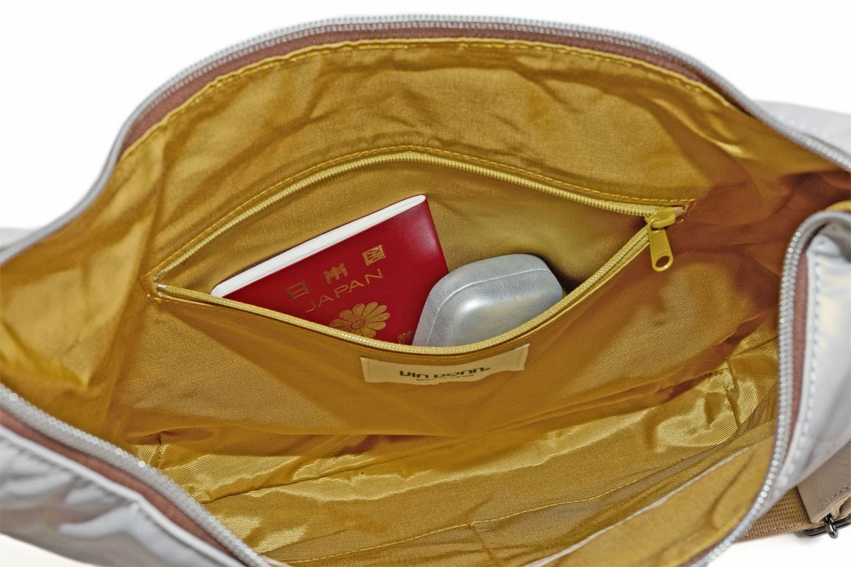 VIA DOAN ヴィア ドアン Parrot パロット 三日月型ショルダーバッグ 1284