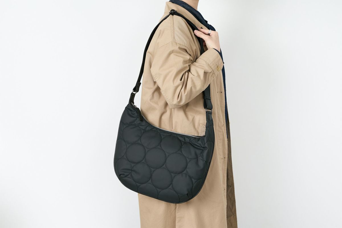 VIA DOAN ヴィア ドアン Parrot パロット 三日月型ショルダーバッグ 1284