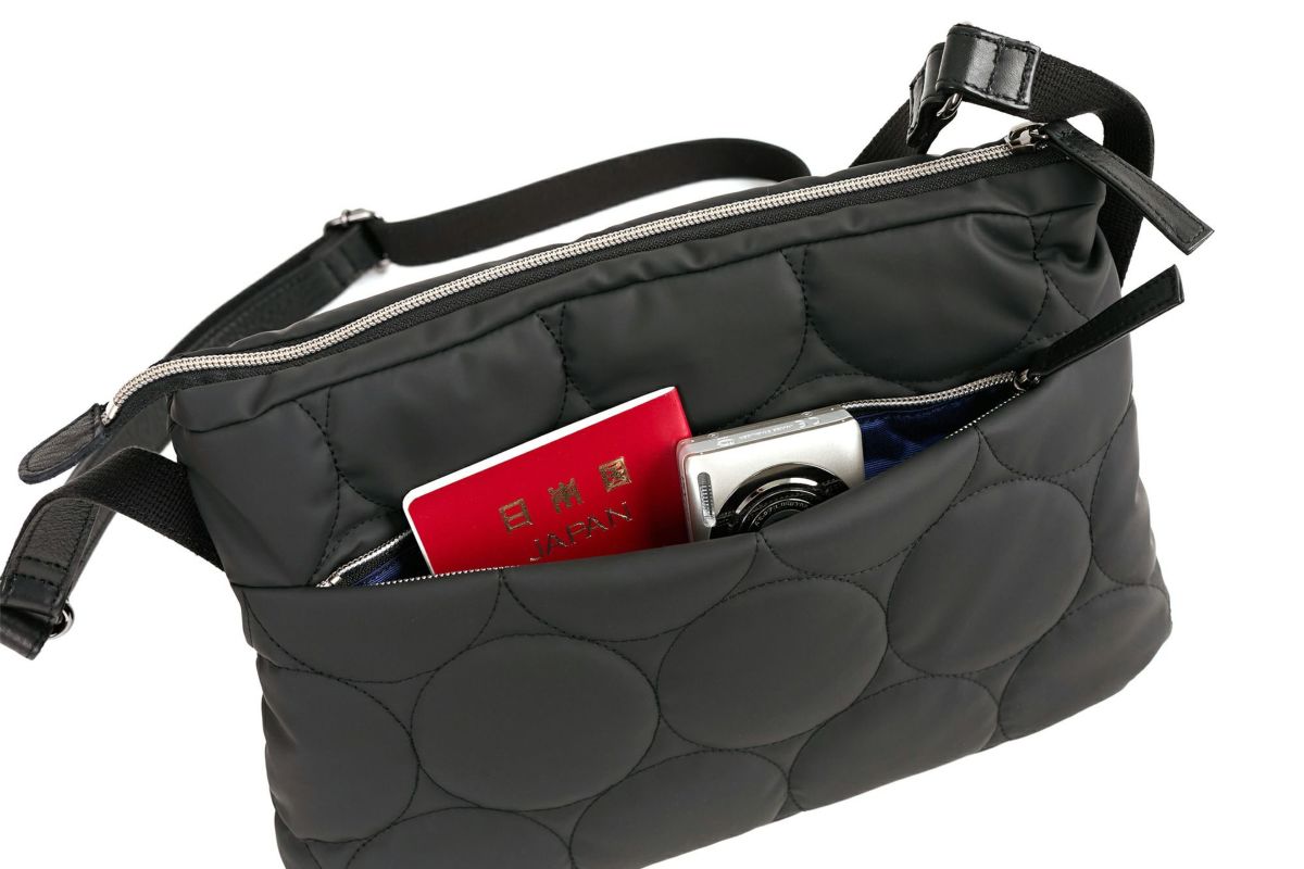 VIA DOAN ヴィア ドアン Parrot パロット 薄マチショルダーバッグ 1282