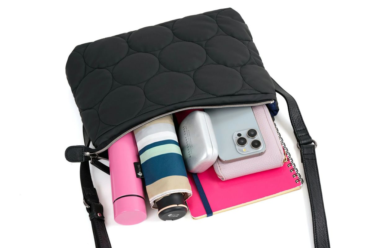 VIA DOAN ヴィア ドアン Parrot パロット 薄マチショルダーバッグ 1282