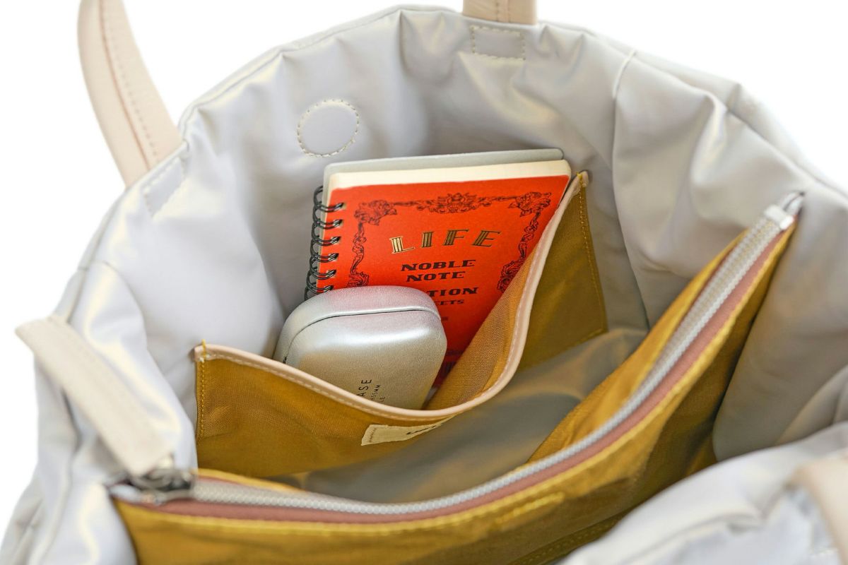 VIA DOAN ヴィア ドアン Parrot パロット あおり型手さげバッグ 1275