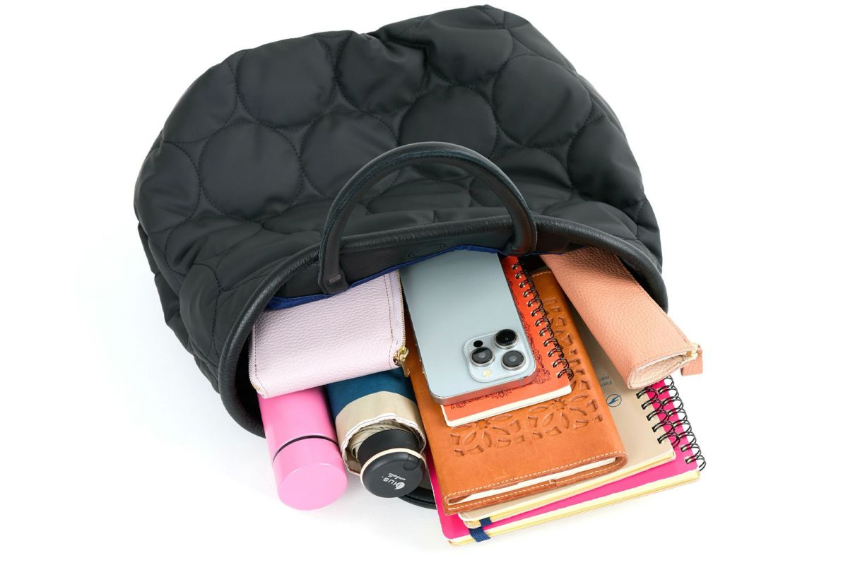 VIA DOAN ヴィア ドアン Parrot パロット 横型手さげバッグ 1274