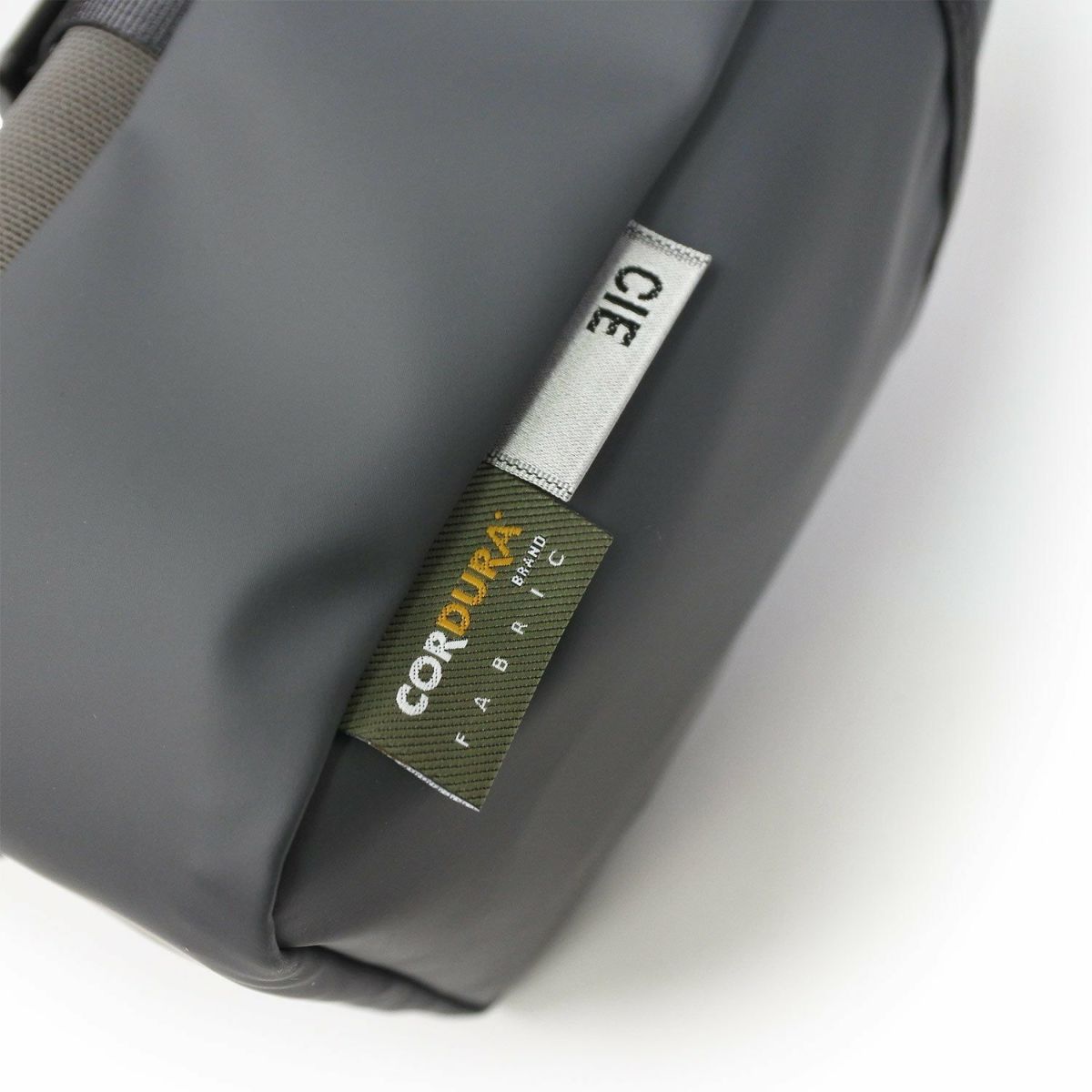 CIE シー GRID3 ボトルミニショルダーバッグ 032067