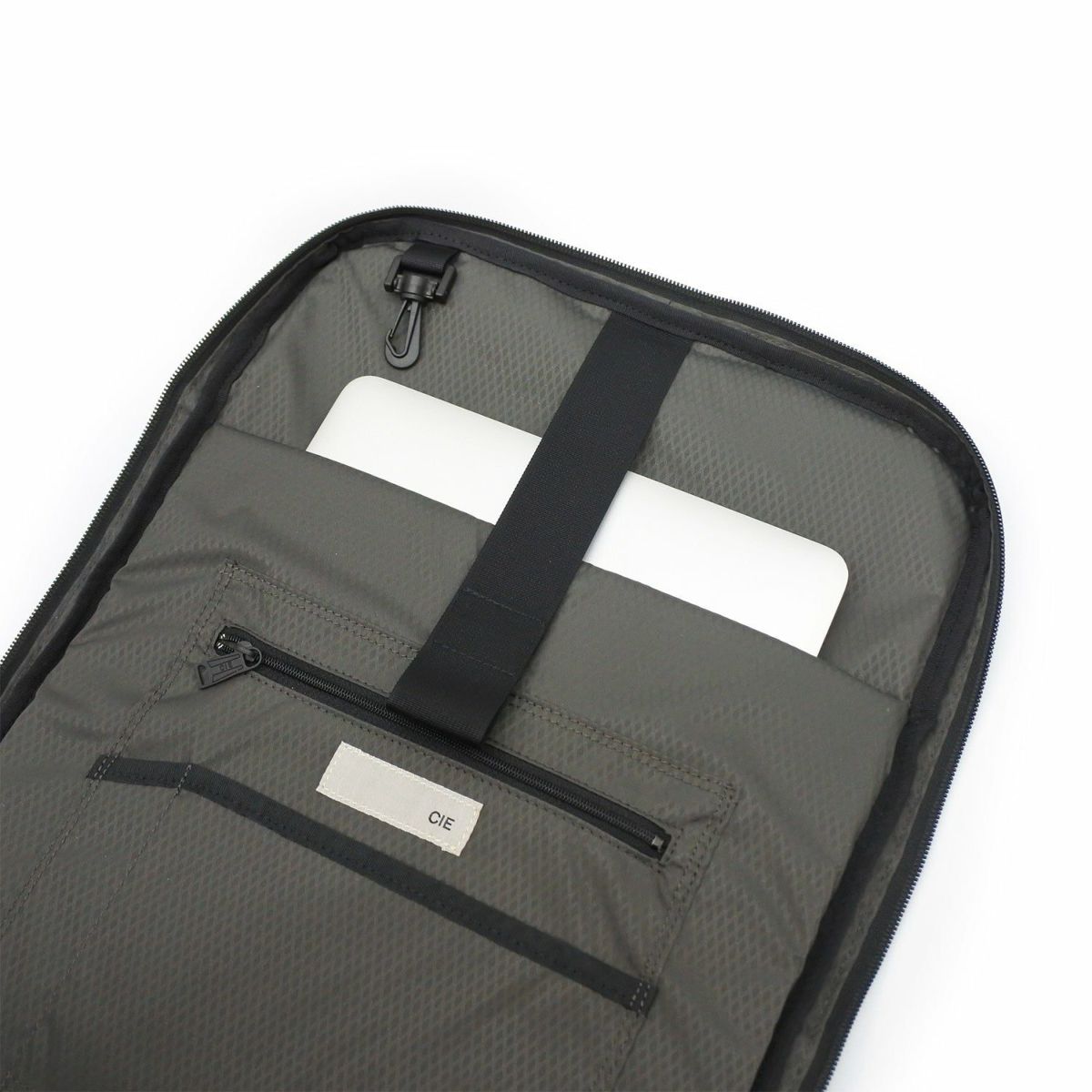 CIE シー GRID3 2WAYバックパック L 032059