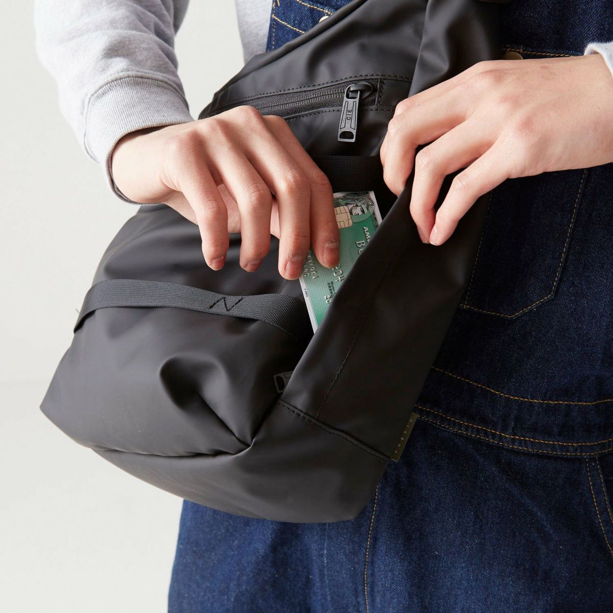 CIE シー GRID3 ショルダーバッグ02 L 032055