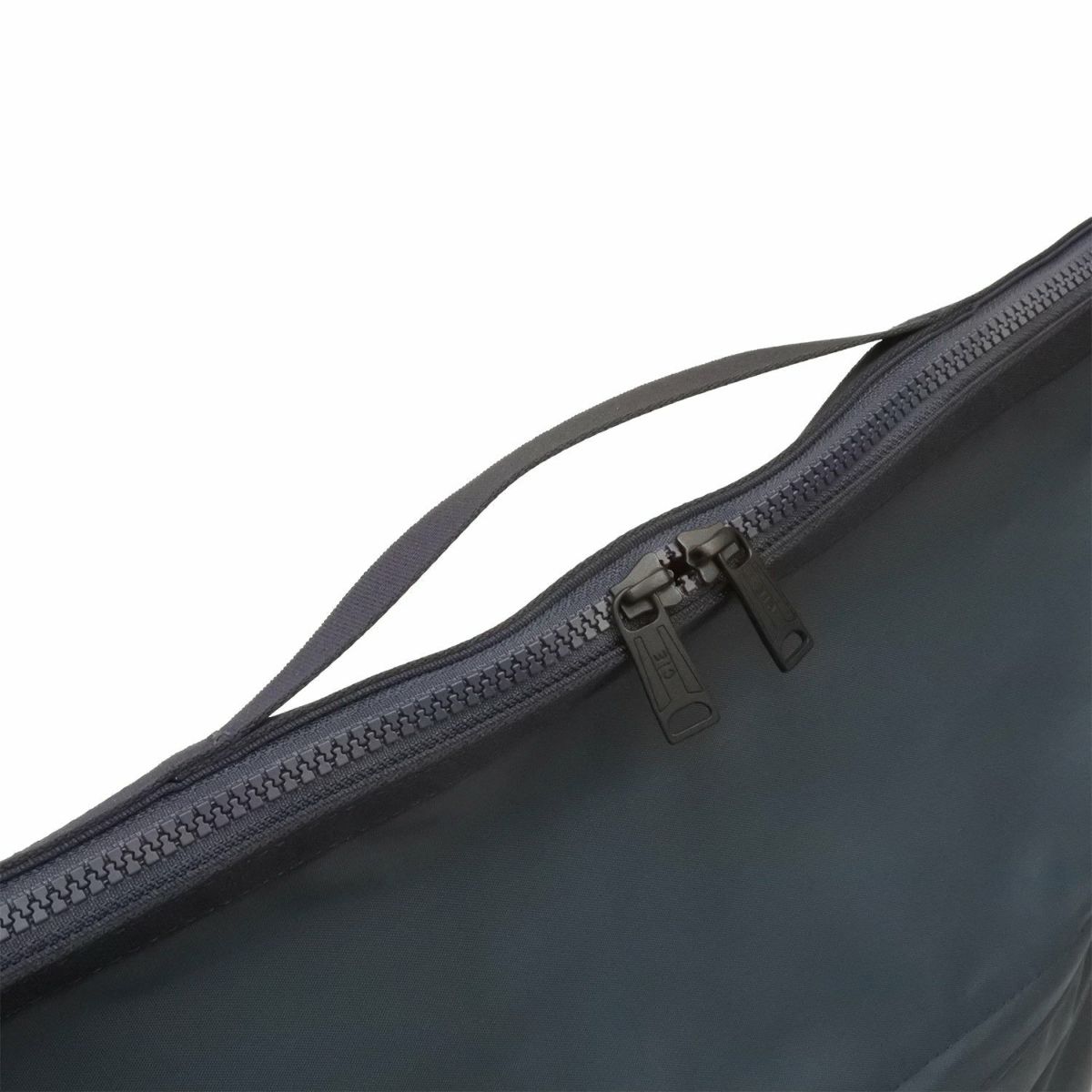 CIE シー FLOW ドライショルダーバッグ L 022105