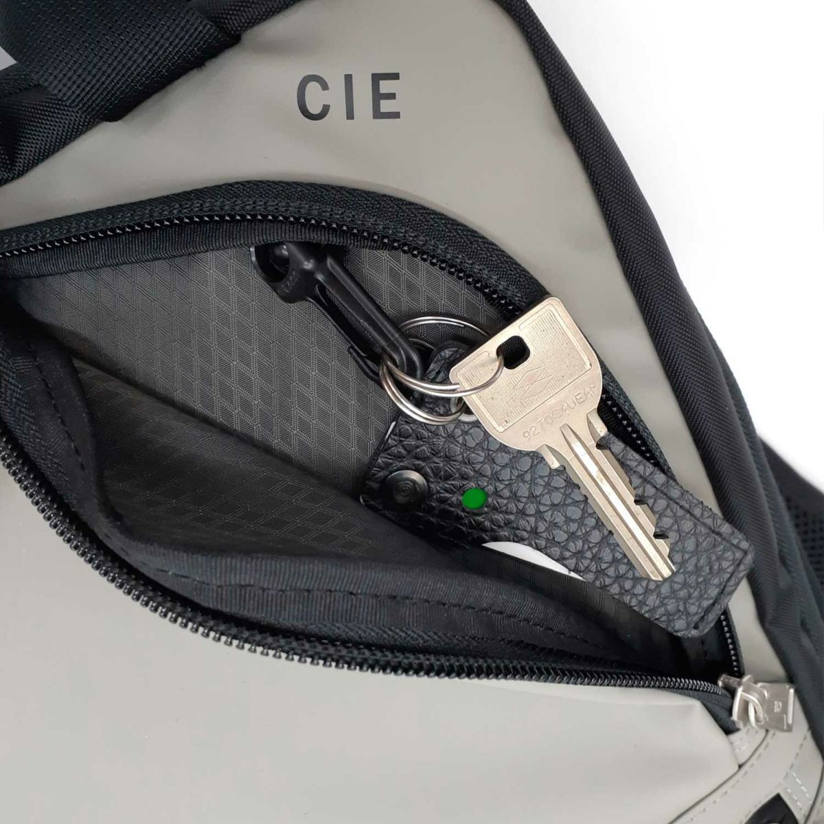 CIE シー VARIOUS 2WAYバックパック S 021807
