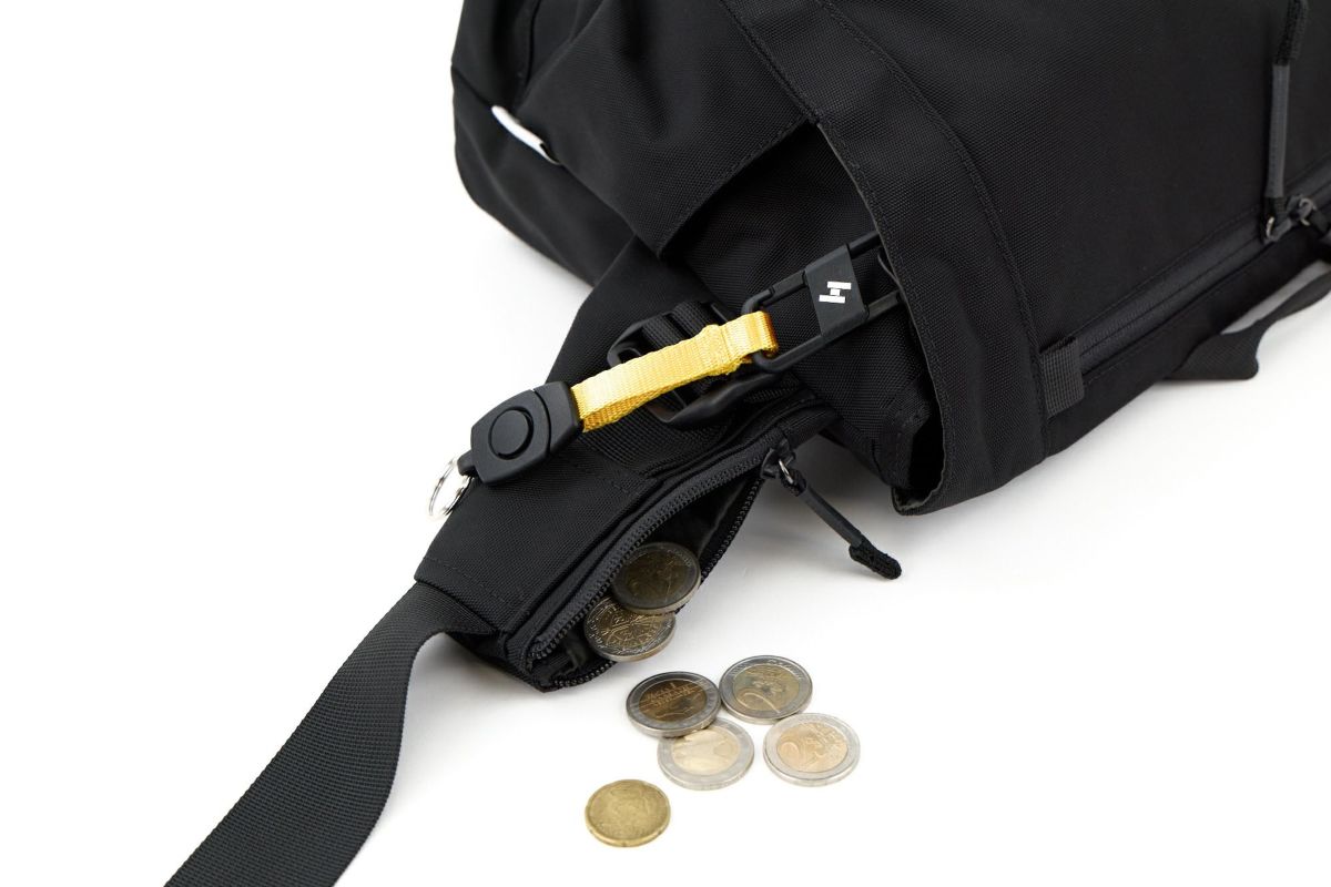 CIE シー ABLE ショルダーバッグ 202401