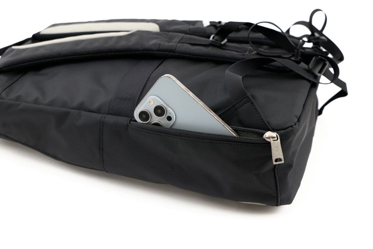 CIE シー VARIOUS スクエアバックパック 021826