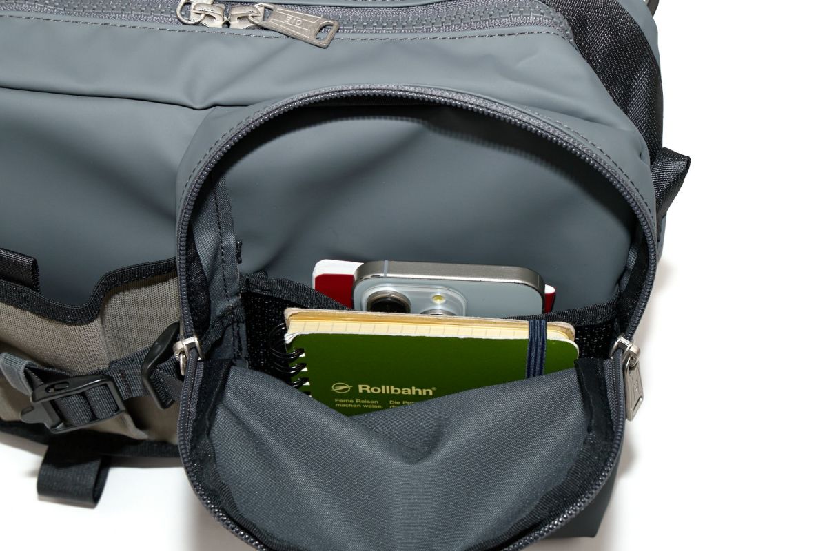 CIE シー GRID3 ボトルショルダーバッグ L 032068