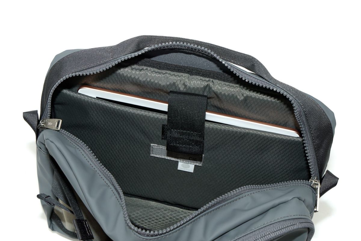 CIE シー GRID3 ボトルショルダーバッグ L 032068