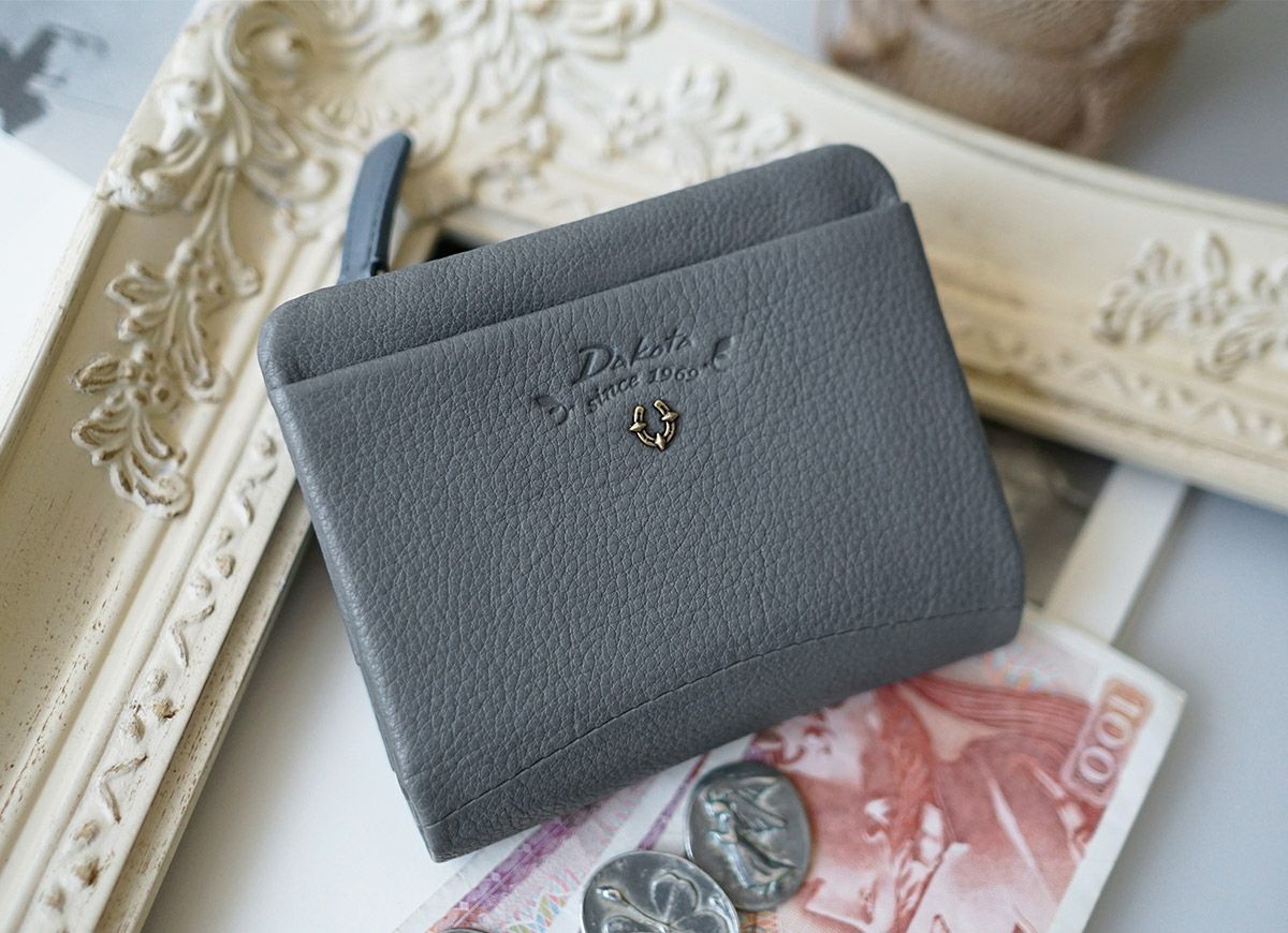 Dakota ダコタ バイブリー 小銭入れ付き二つ折り財布 0031760
