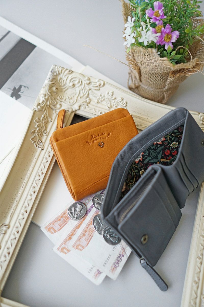 Dakota ダコタ バイブリー 小銭入れ付き二つ折り財布 0031760