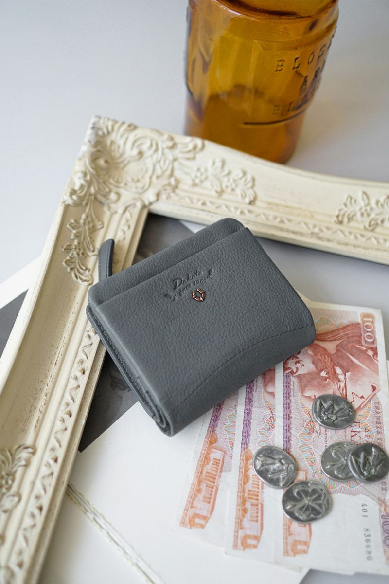 Dakota ダコタ バイブリー 小銭入れ付き二つ折り財布 0031760