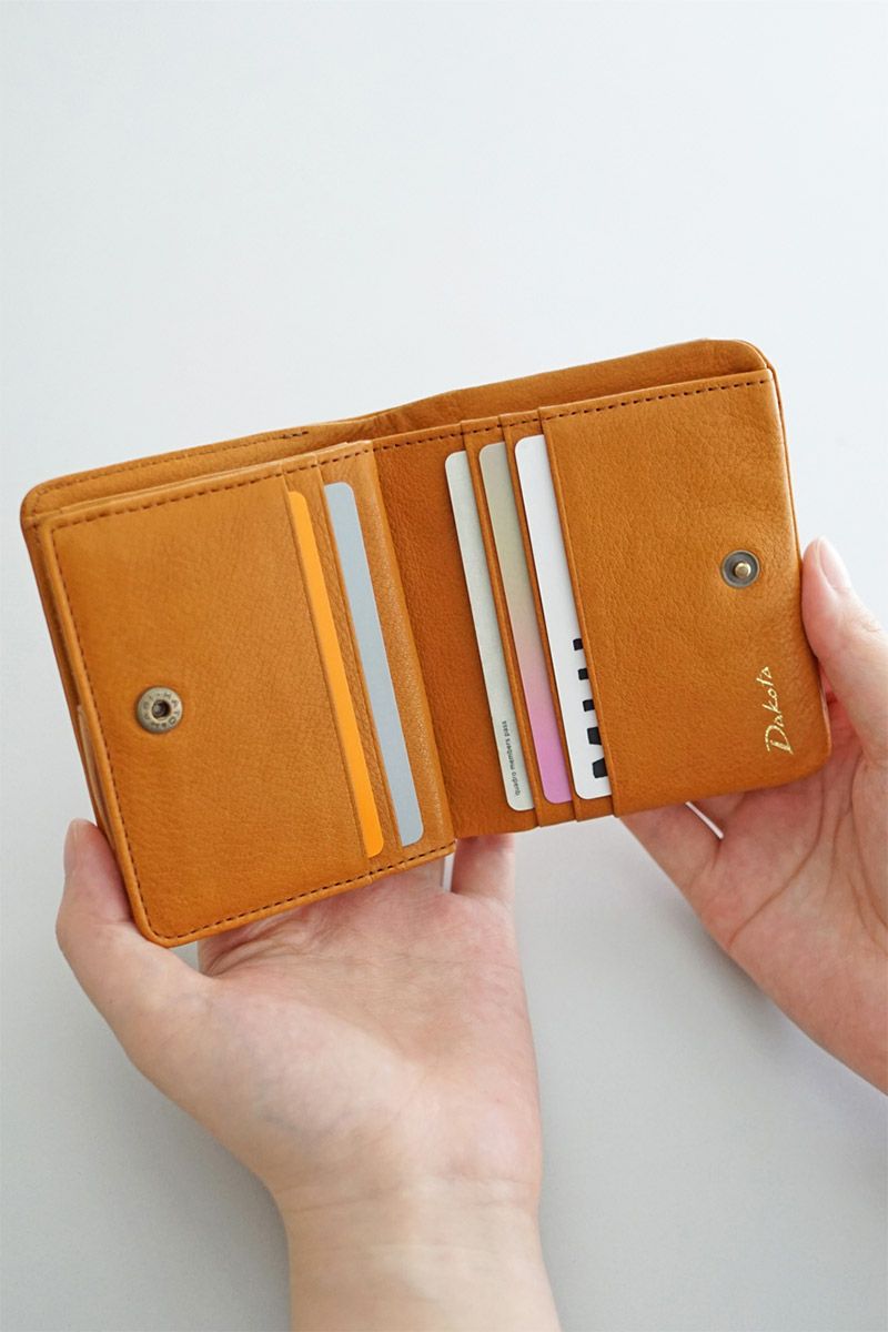 Dakota ダコタ バイブリー 小銭入れ付き二つ折り財布 0031760