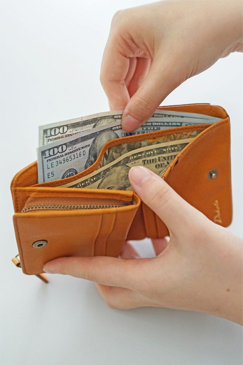 Dakota ダコタ バイブリー 小銭入れ付き二つ折り財布 0031760