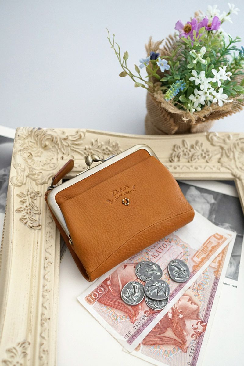 Dakota ダコタ バイブリー 小銭入れ付き二つ折り財布 0031761