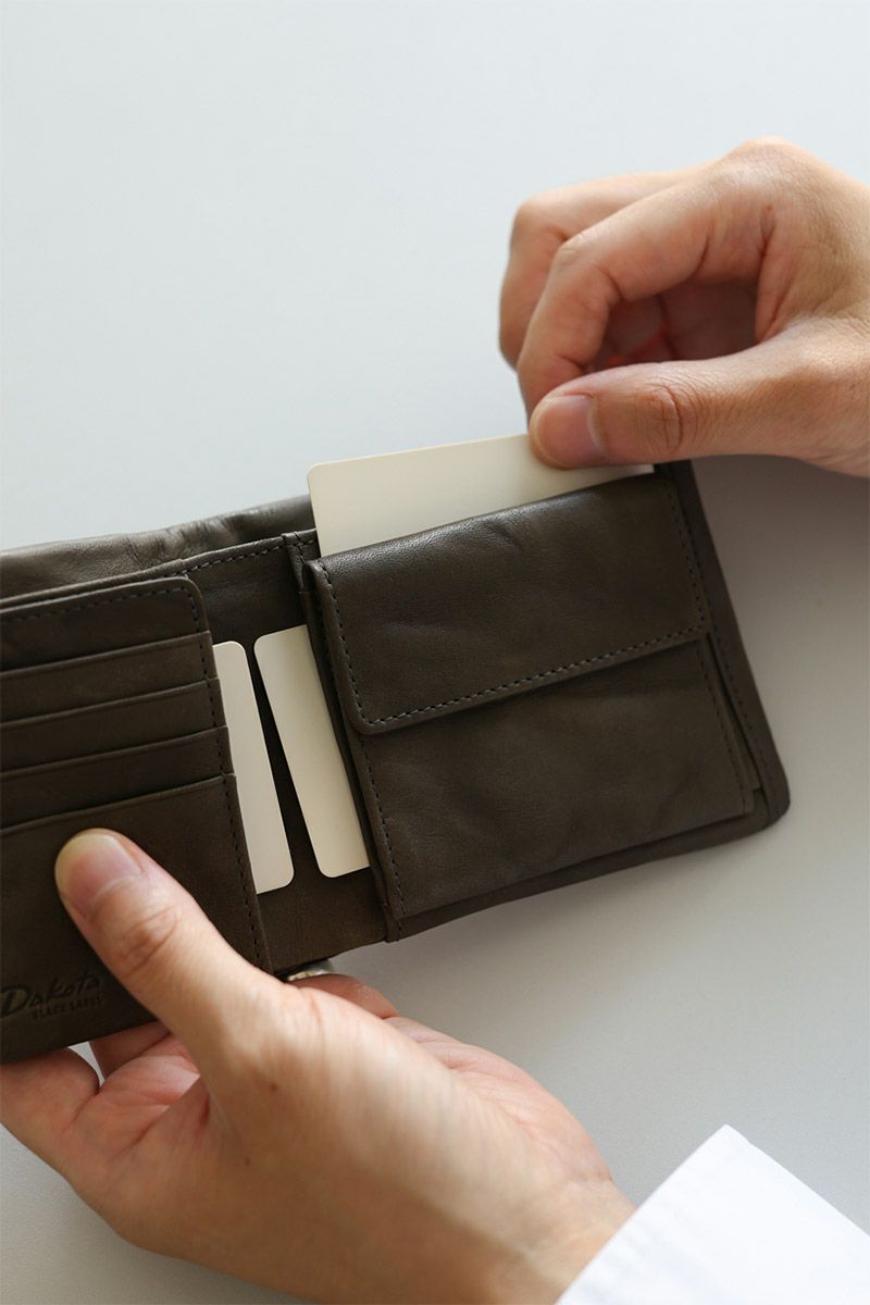 Dakota BLACK LABEL ダコタ ブラックレーベル ワンダラー 小銭入れ付き二つ折り財布 0620240