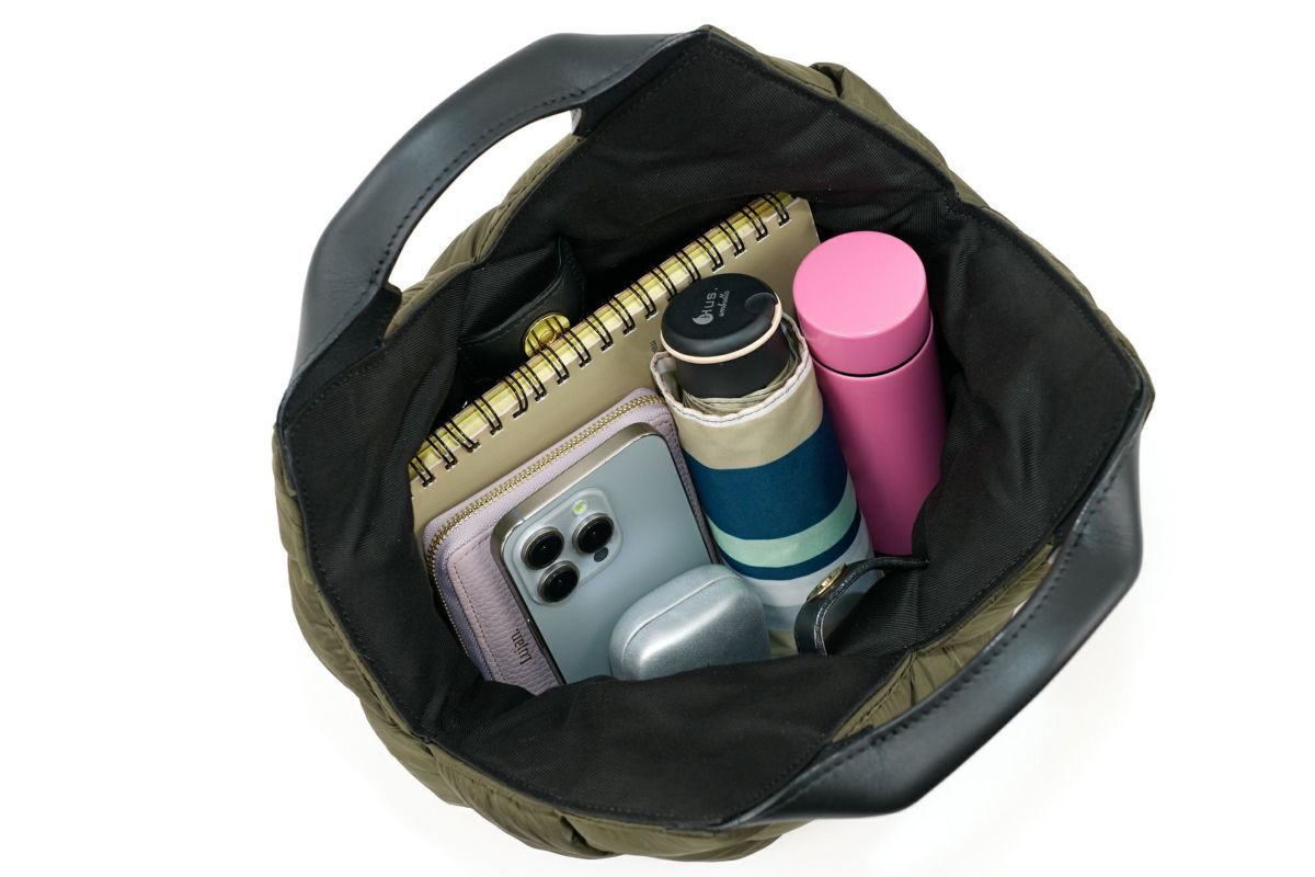 VIOLAd'ORO ヴィオラドーロ ELMO エルモ手さげバッグ V-8663