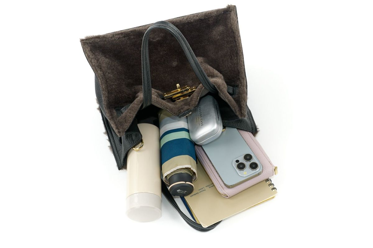 VIOLAd'ORO ヴィオラドーロ ELMO エルモ トートバッグ エコファー Wフェイスムートン V-8782