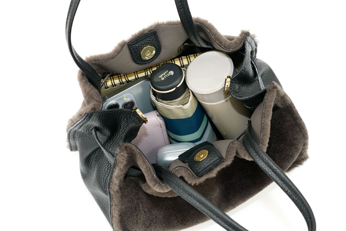 VIOLAd'ORO ヴィオラドーロ ELMO エルモ トートバッグ エコファー Wフェイスムートン V-8782