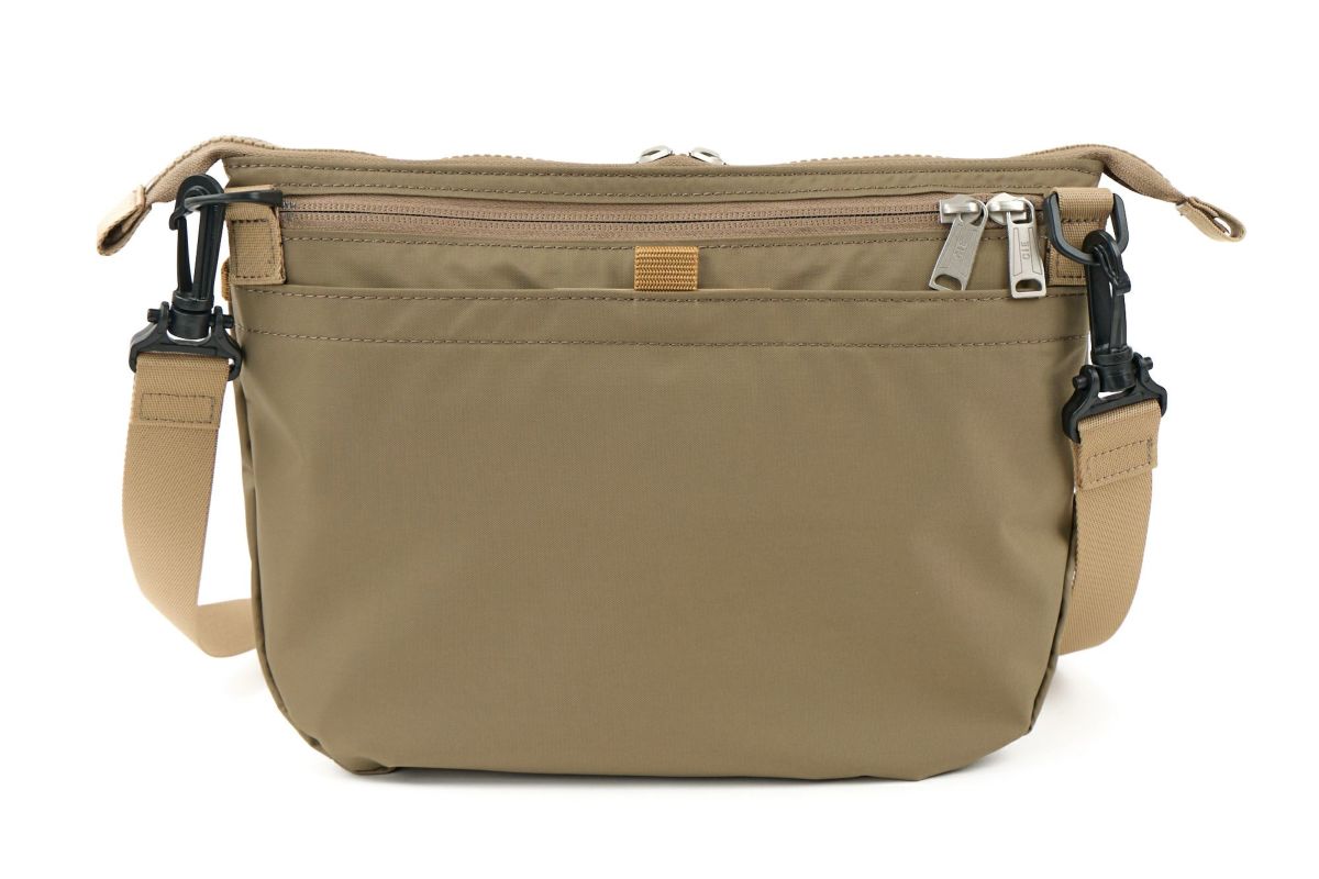 CIE シー FLOW フラットショルダーバッグ（L） 022108