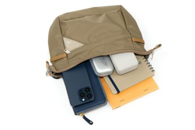 CIE シー FLOW フラットショルダーバッグ（L） 022108