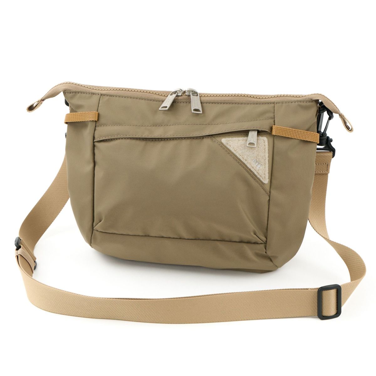 CIE シー FLOW フラットショルダーバッグ（L） 022108