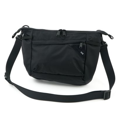 CIE シー FLOW フラットショルダーバッグ（L） 022108