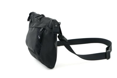 CIE シー FLOW フラットショルダーバッグ（S） 022109