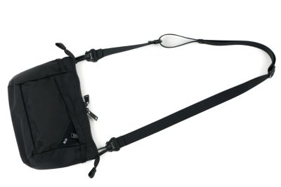 CIE シー FLOW フラットショルダーバッグ（S） 022109