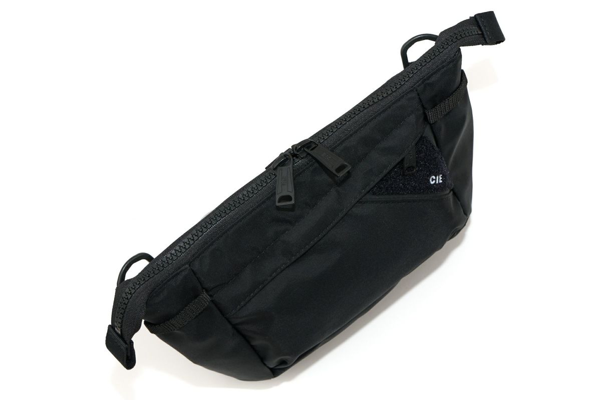 CIE シー FLOW フラットショルダーバッグ（S） 022109