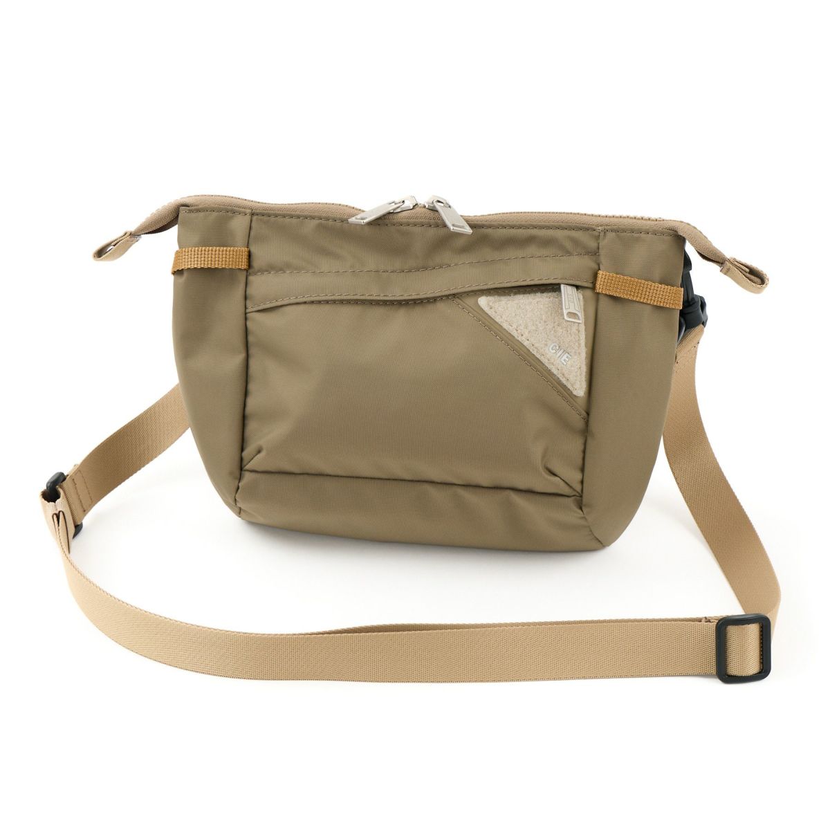 CIE シー FLOW フラットショルダーバッグ（S） 022109