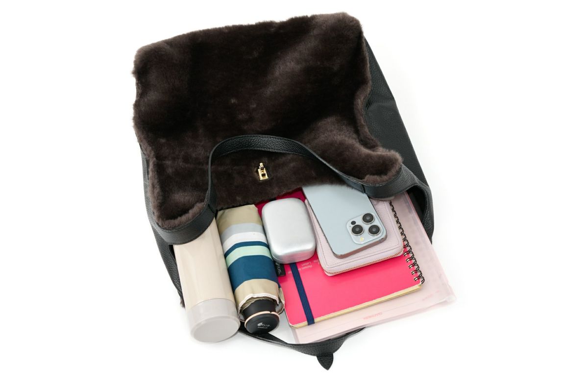 VIOLAd'ORO ヴィオラドーロ ELMO エルモ トートバッグ エコファー Wフェイスムートン V-8969