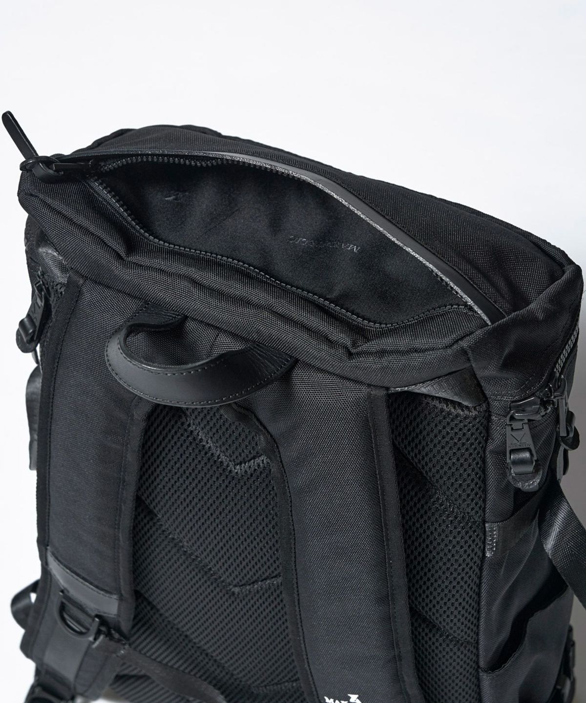 MAKAVELIC マキャベリック CHASE RECTANGLE DAYPACK 3106-10121
