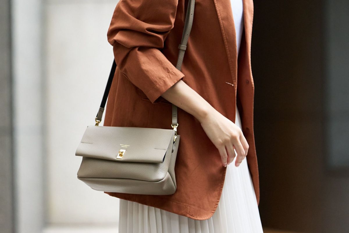 VIOLAd'ORO ヴィオラドーロ TRERO トレロ Wフェイス ワンショルダーバッグ V-1599