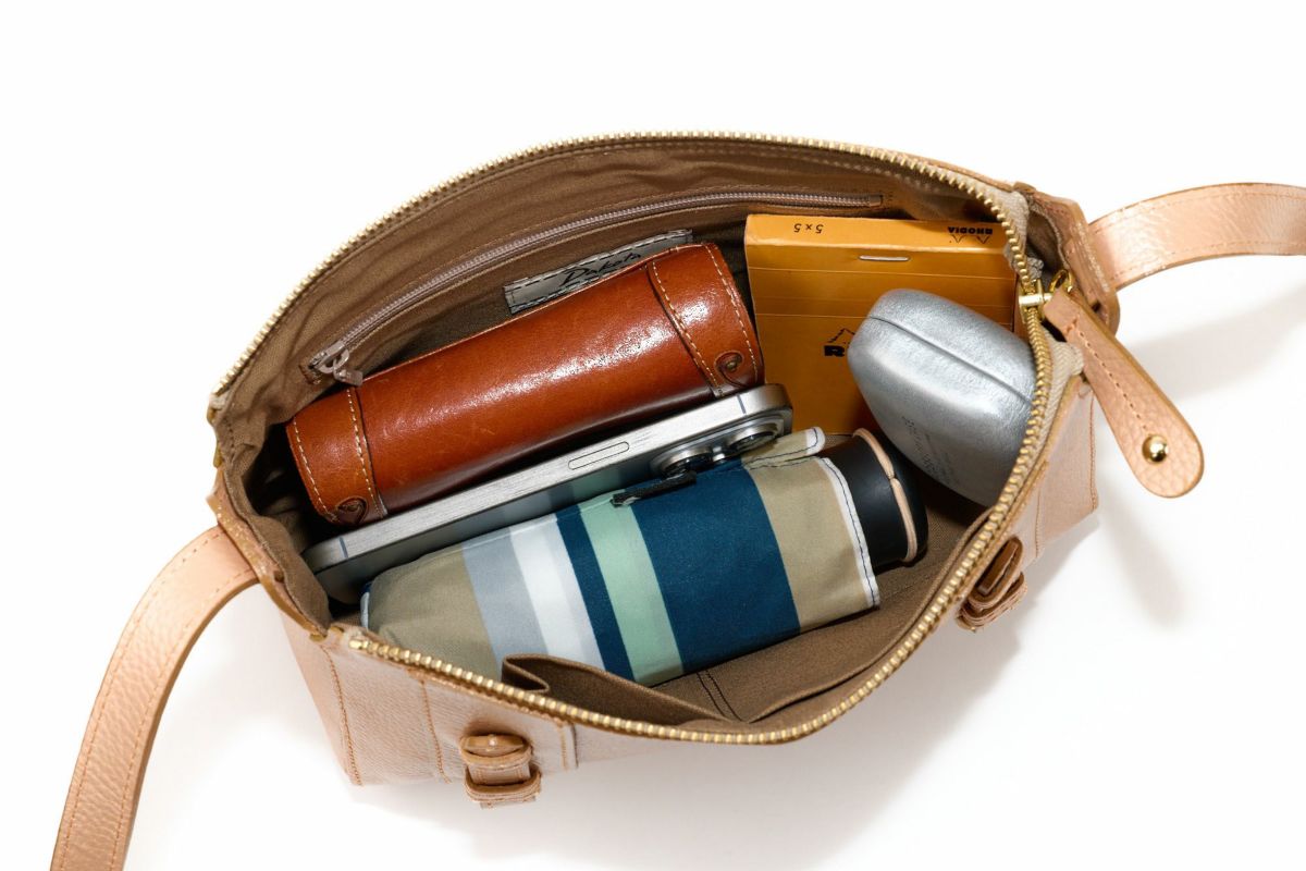 Dakota ダコタ キューブ Limited Edition ショルダーバッグ 1034900