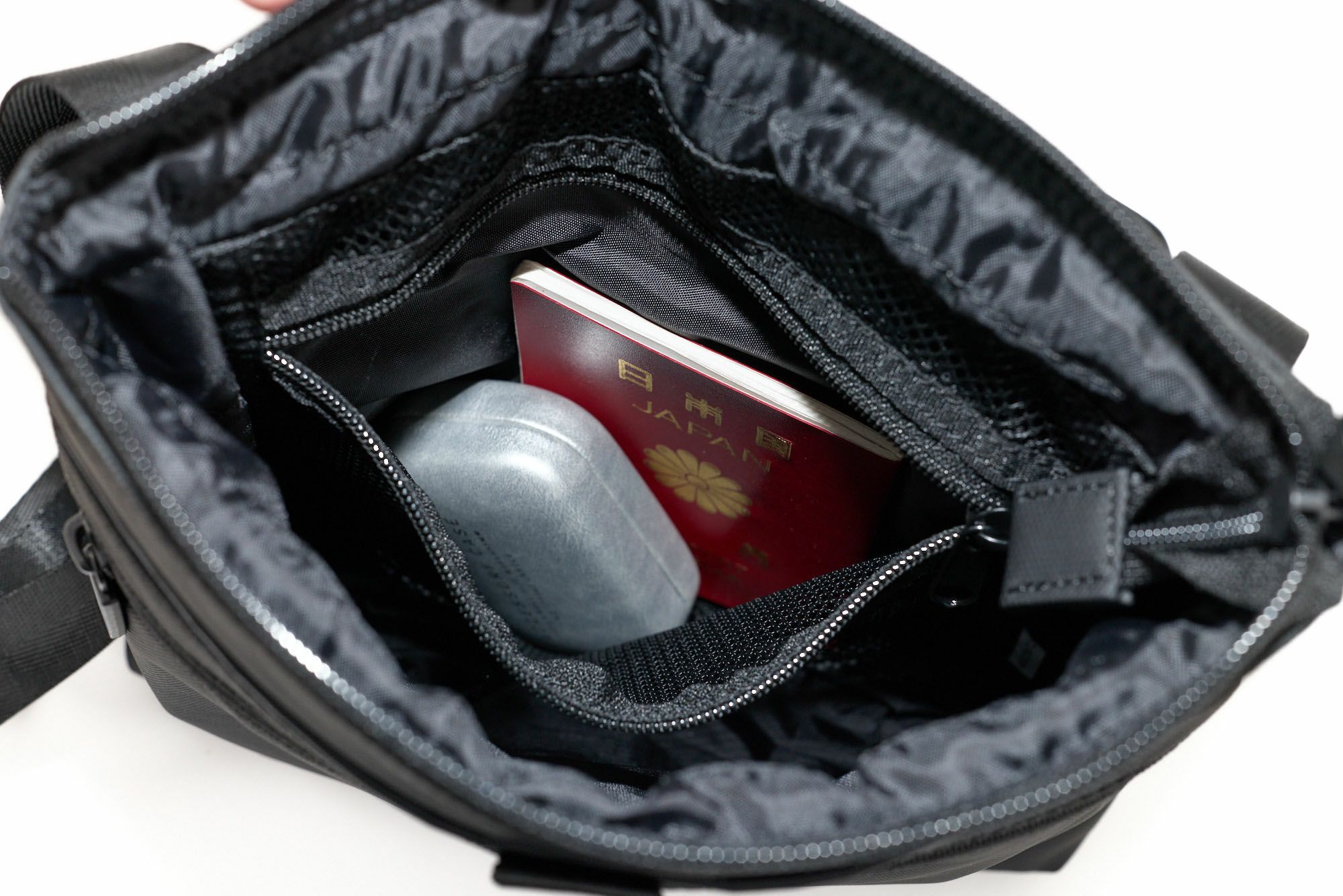 SML エスエムエル THIERRY UTILITY SHOULDER BAG K904115