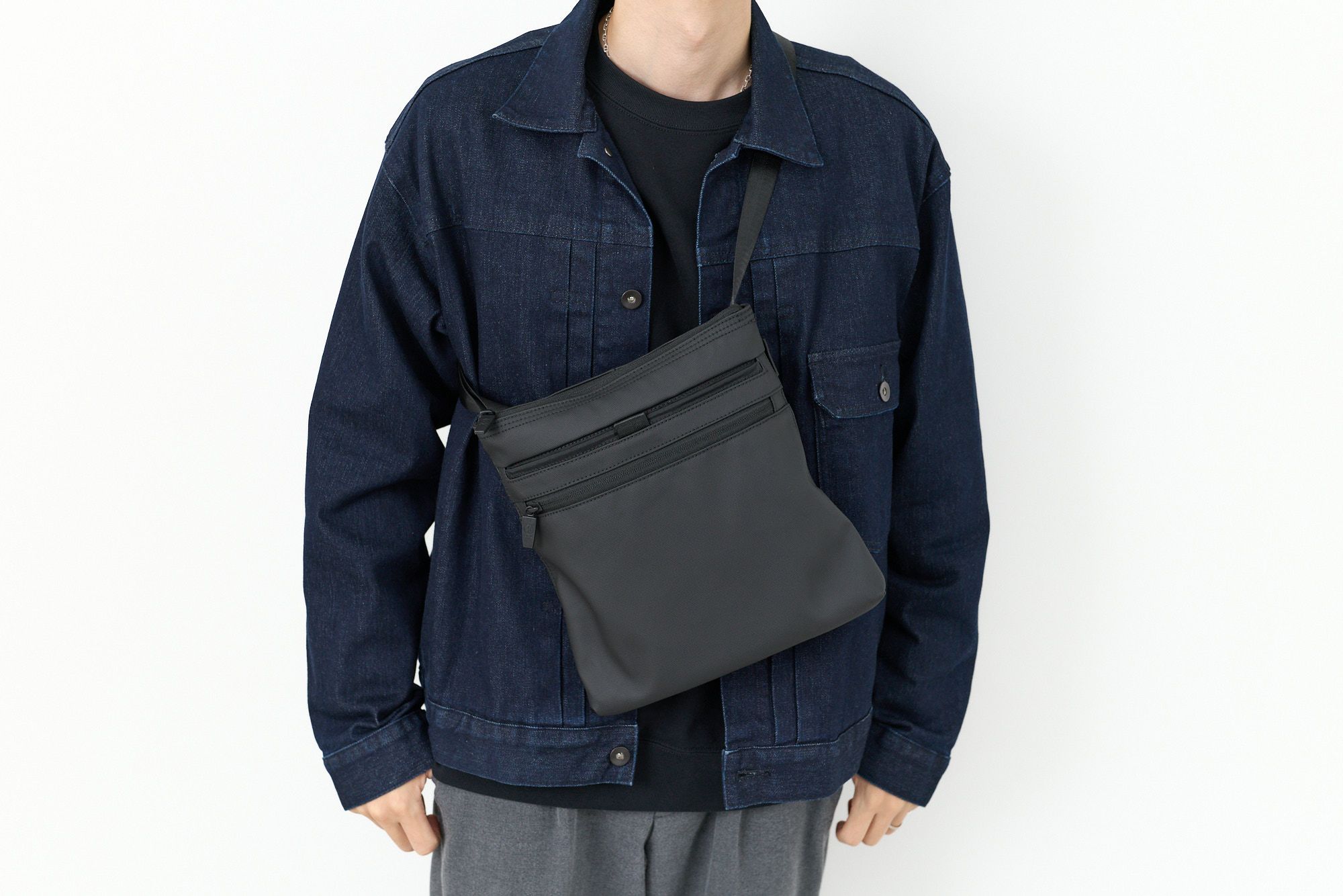 SML エスエムエル THIERRY UTILITY SHOULDER BAG K904115